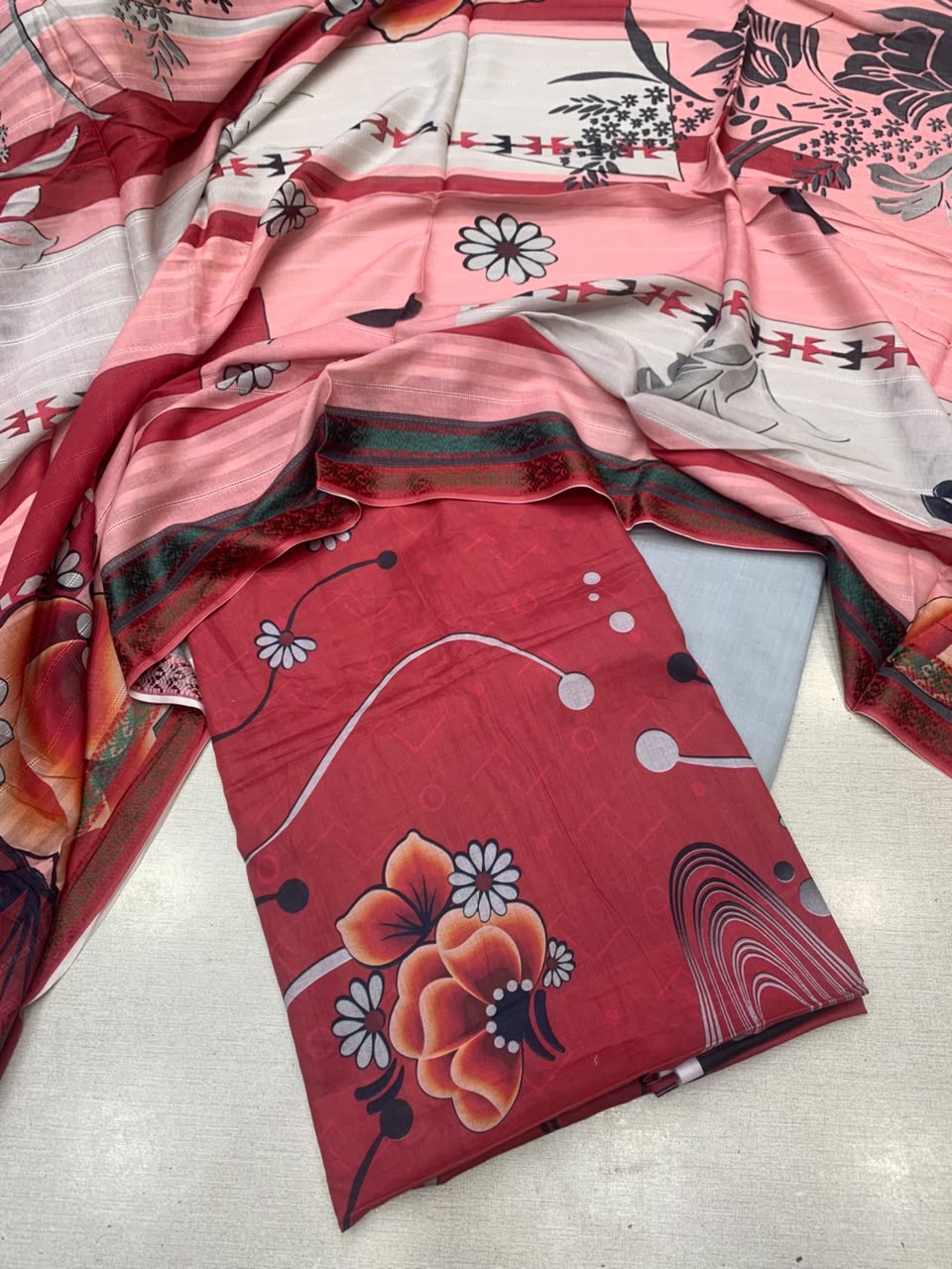 3Pc Lawn Digital Printed Unstitched Suit 24099