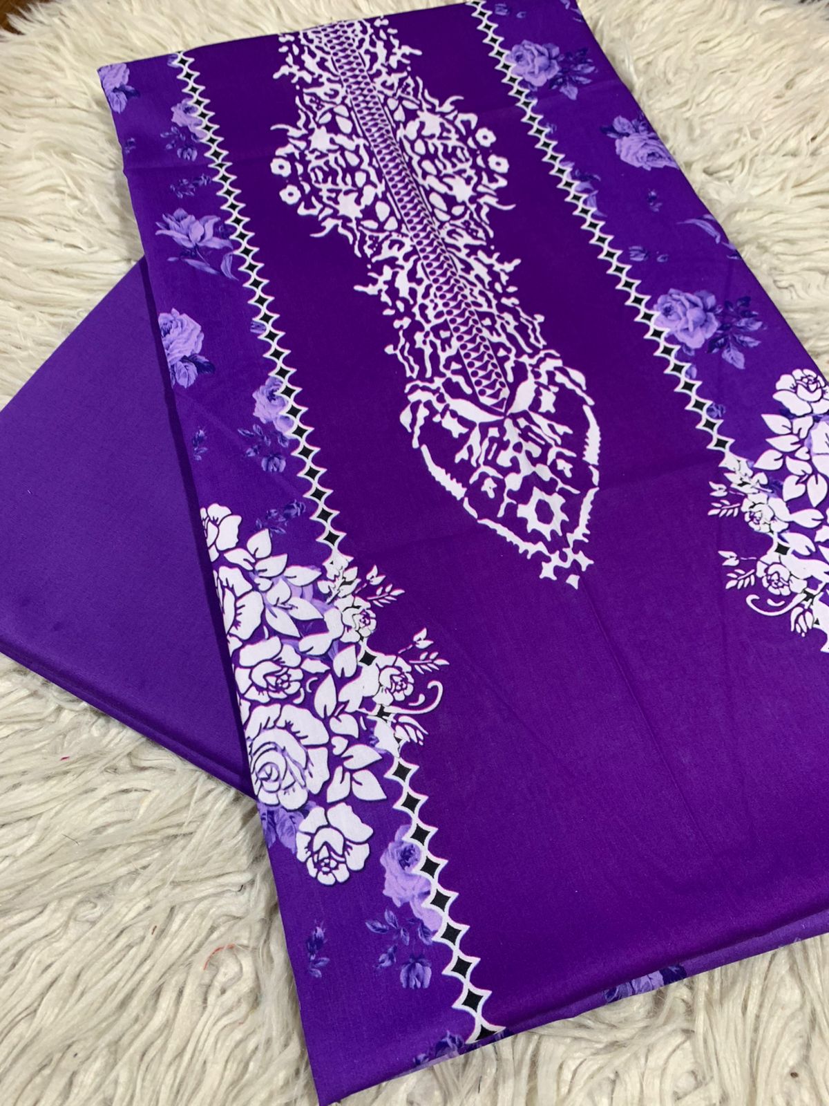 2Pc Lawn Digital Printed Suit 72