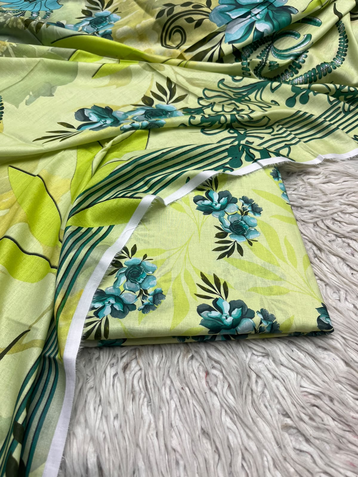 3Pc Same Digital Printed Lawn Suit 15