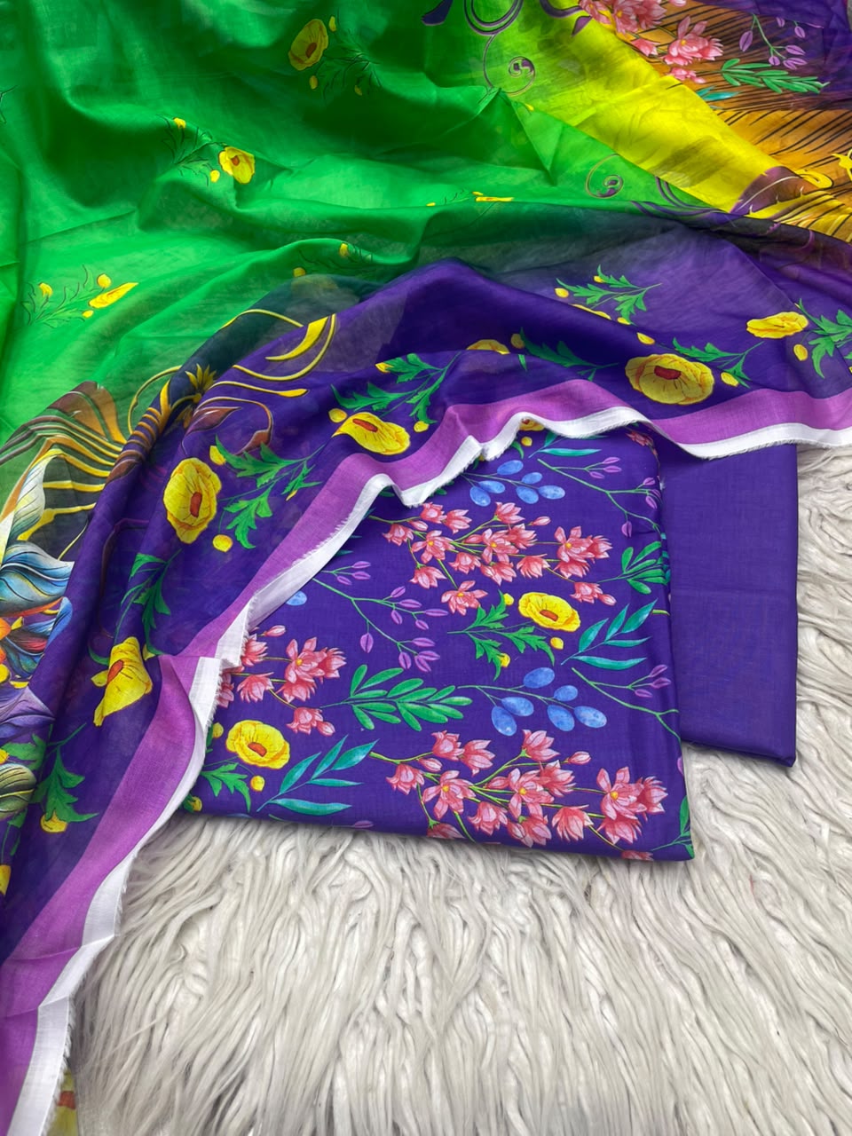 3Pc Lawn Digital Printed Unstitched Suit 15