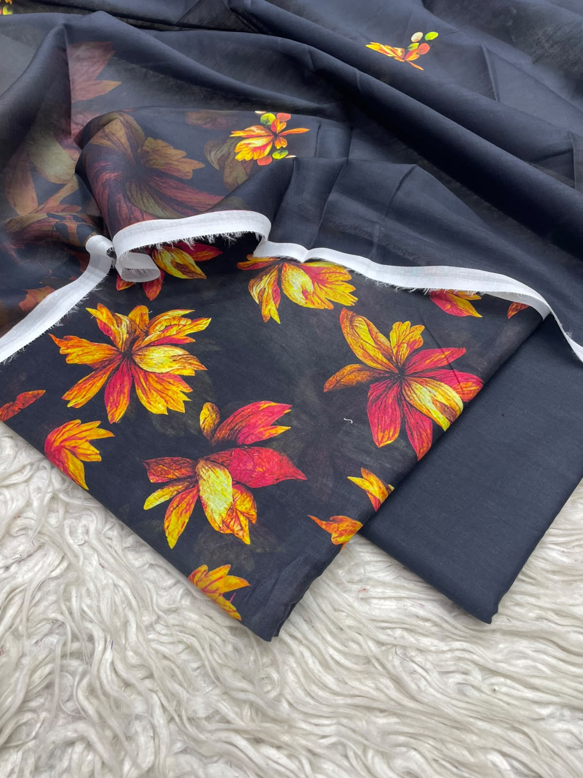 3Pc Zobia Lawn Unstitched Suit 29