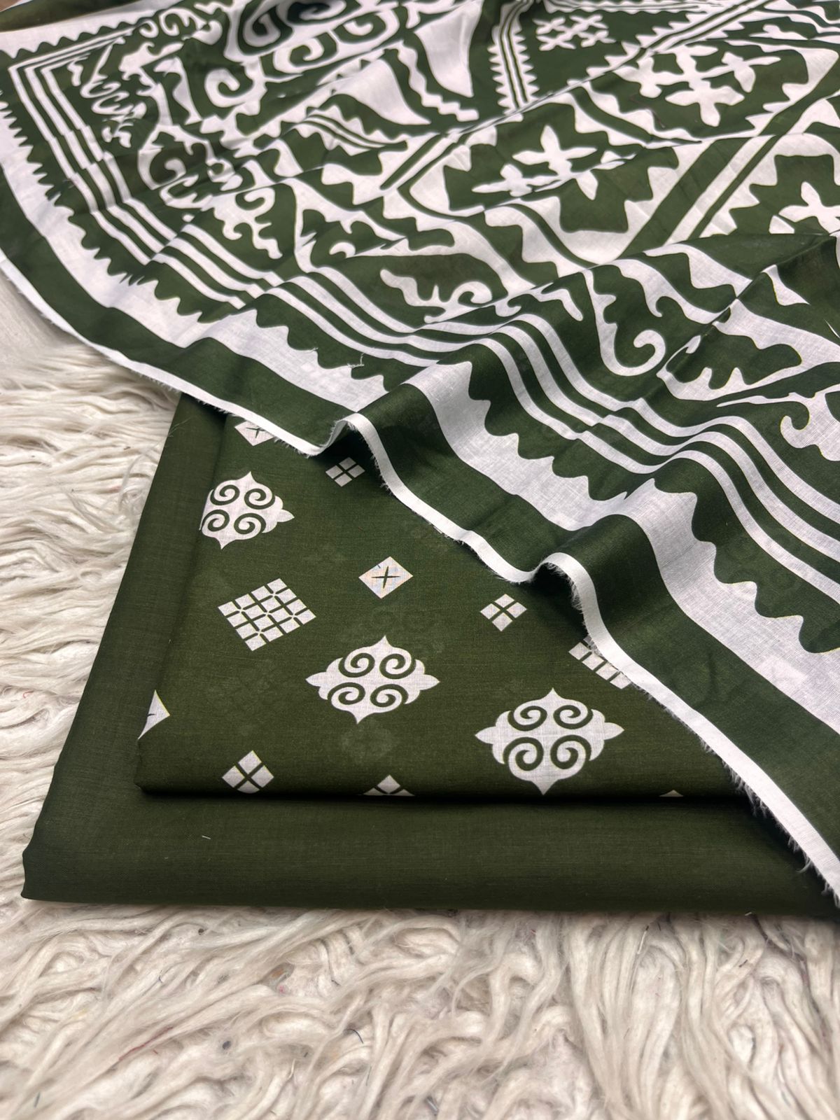 3Pc Lawn Digital Printed Unstitched Suit Vol-0221