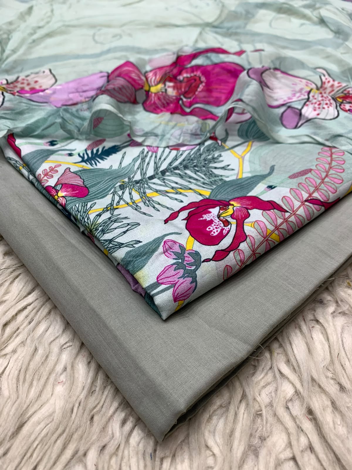 90x88 3Pc Premium Lawn Suit Vol-0020
