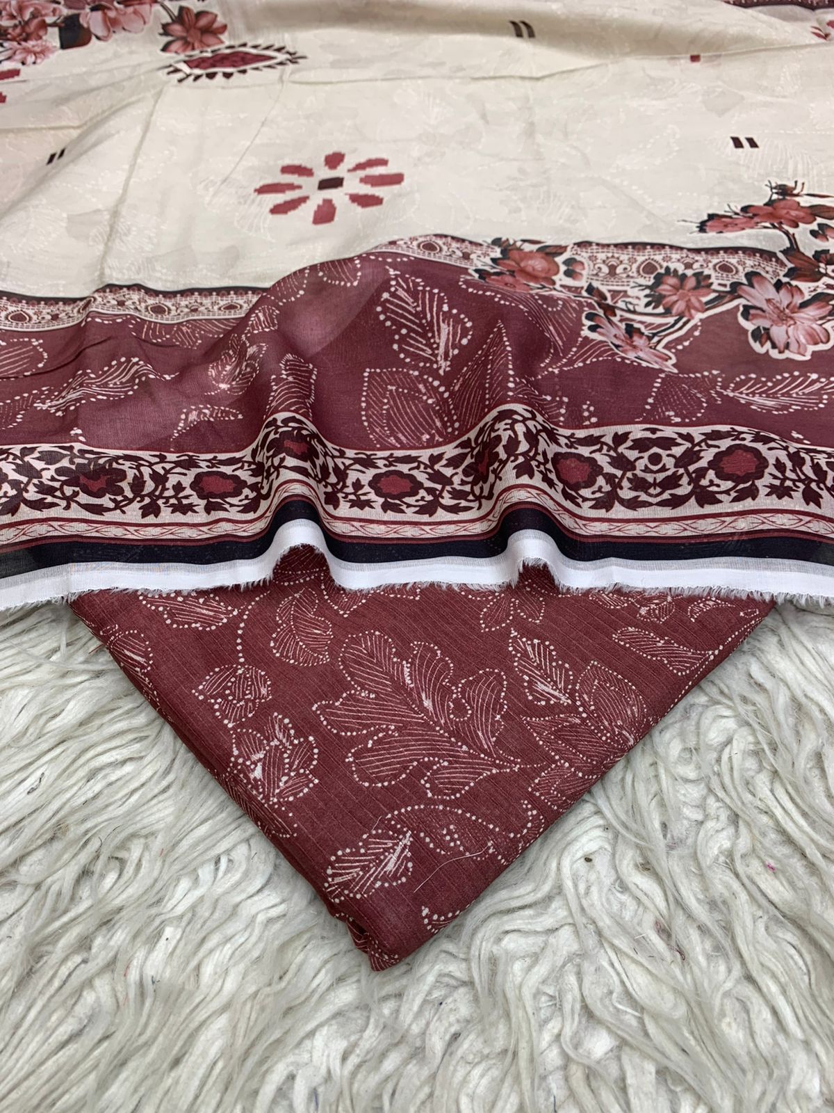 Sapphire 3Pc Bana Dora Lawn Unstitched Suit Vol-0127