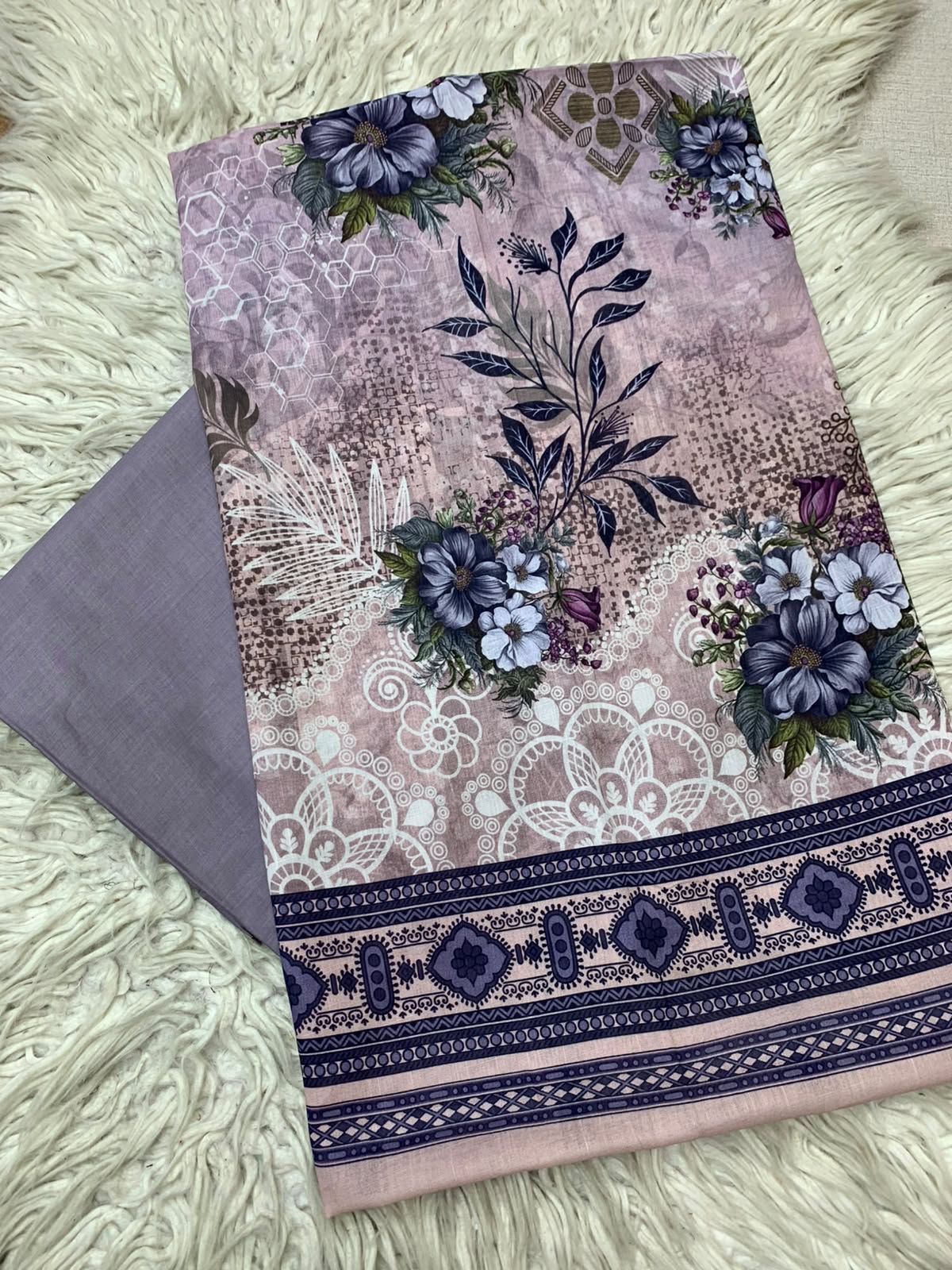 2Pc Printed Lawn Unstitched Suit 550