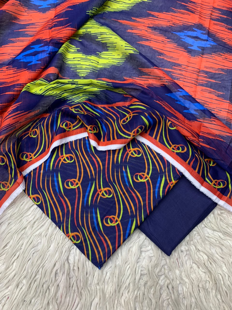 3Pc Lawn Digital Printed Unstitched Suit 15