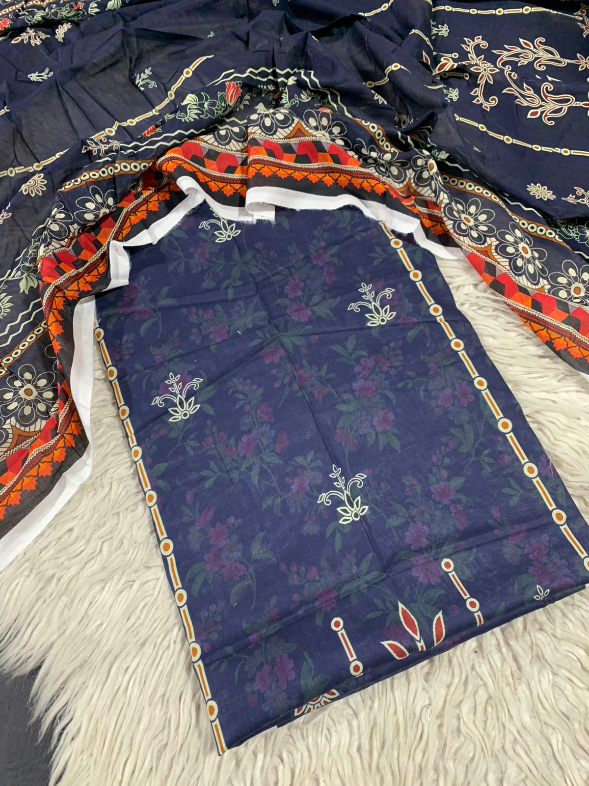 2Pc Lawn Digital Printed Suit 71
