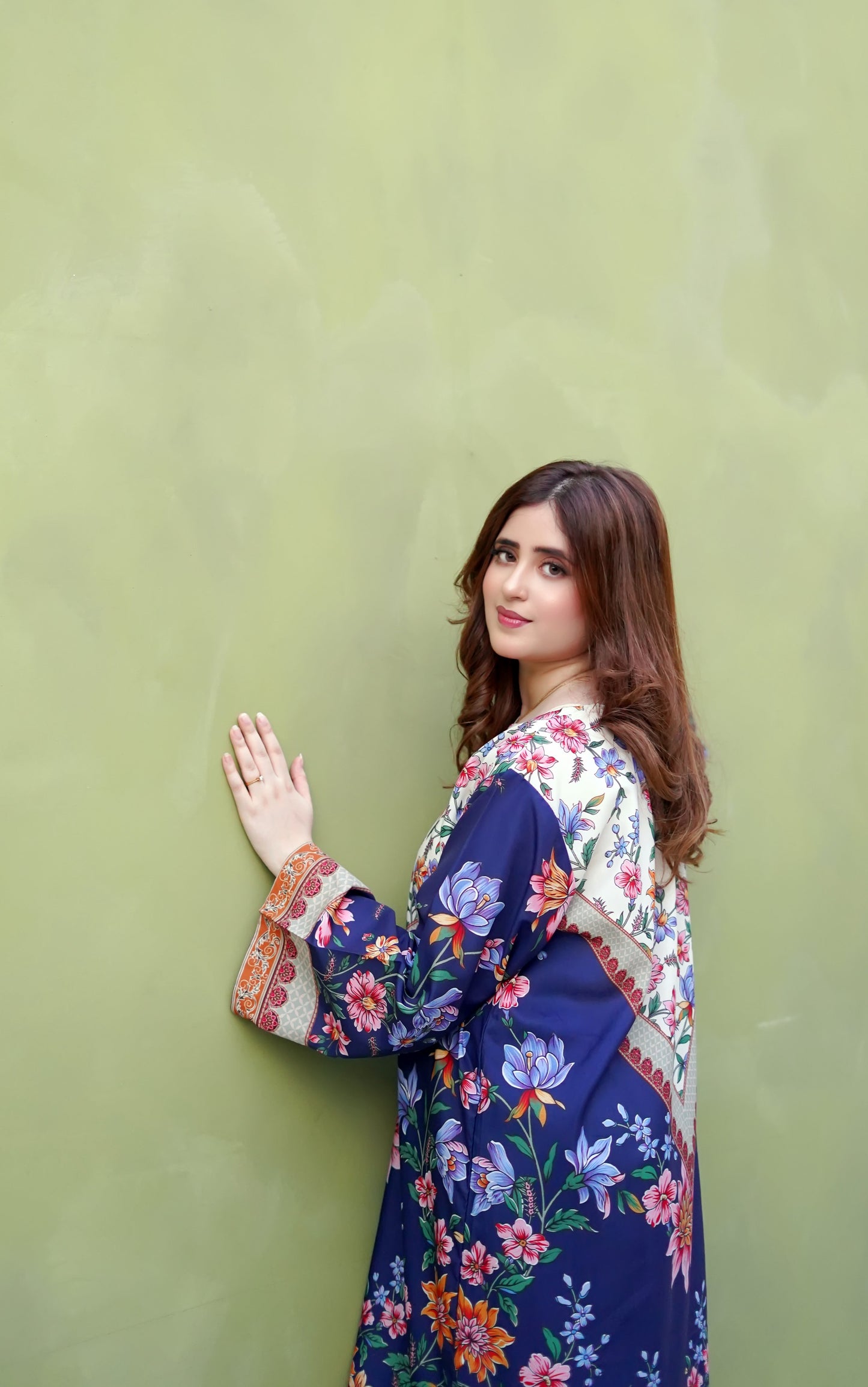 2Pc Supima Lawn Kameez & Dupatta Suit 1432